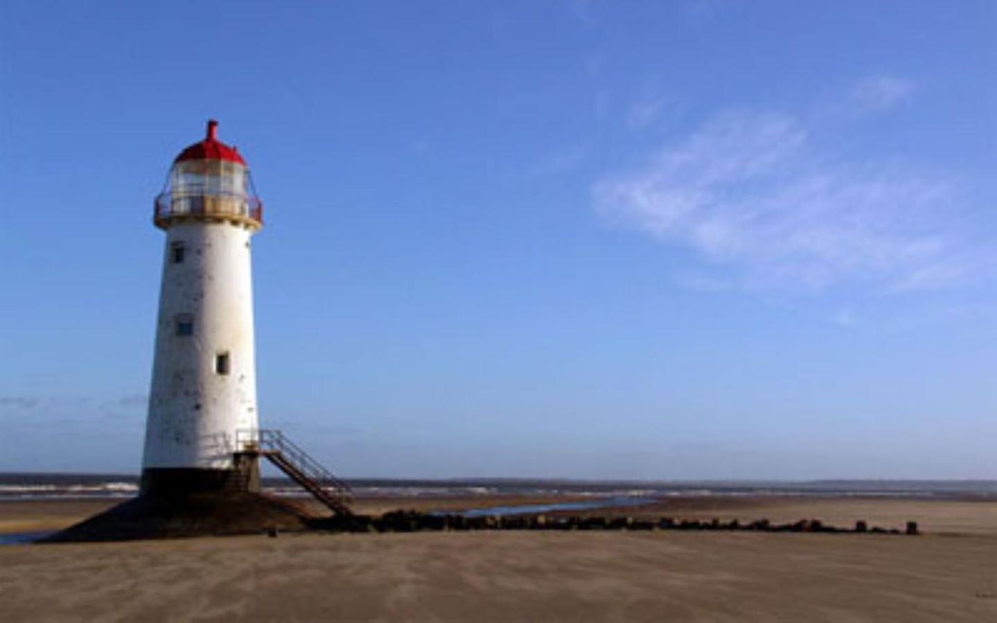 Vale View Apartment, Prestatyn, North Wales - A Stylish, Dog-Friendly Holiday Let Just A 5 Min Walk To Beach & Town! Exterior foto